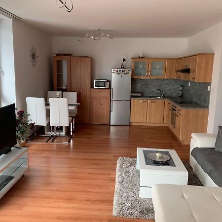 Vienna Gate Apartment Братислава Екстериор снимка