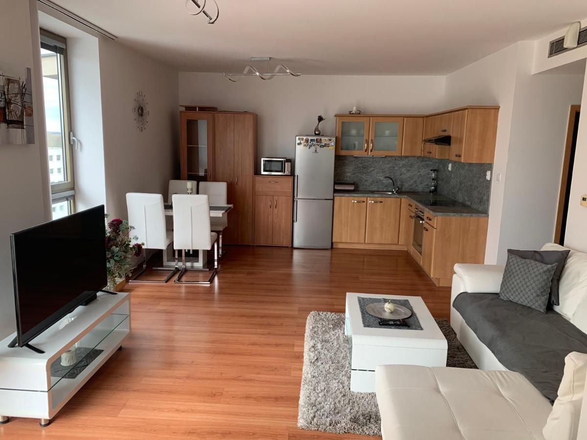 Vienna Gate Apartment Братислава Екстериор снимка
